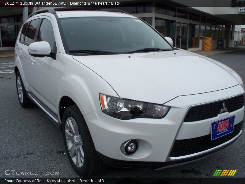 Diamond White Pearl / Black 2012 Mitsubishi Outlander SE AWD