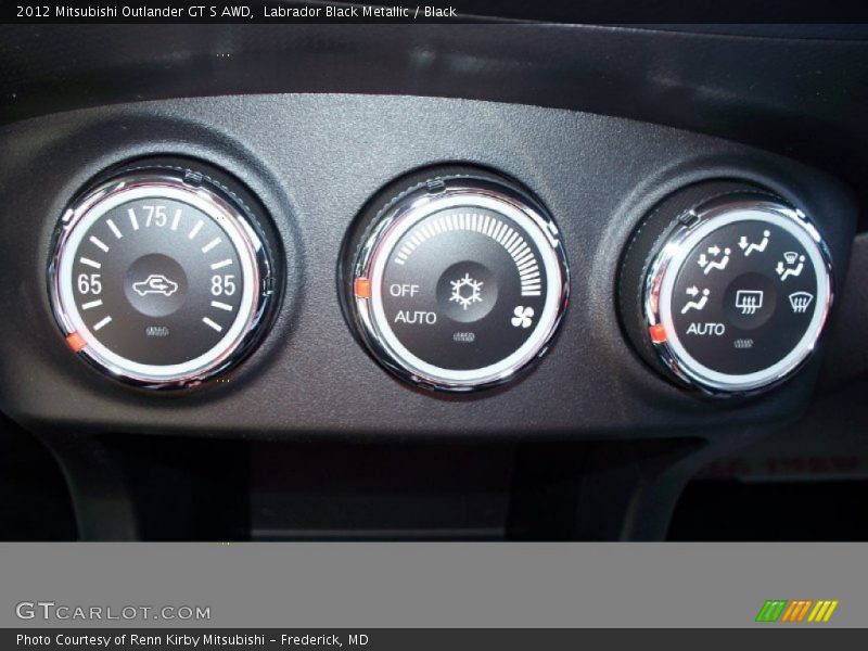 Controls of 2012 Outlander GT S AWD