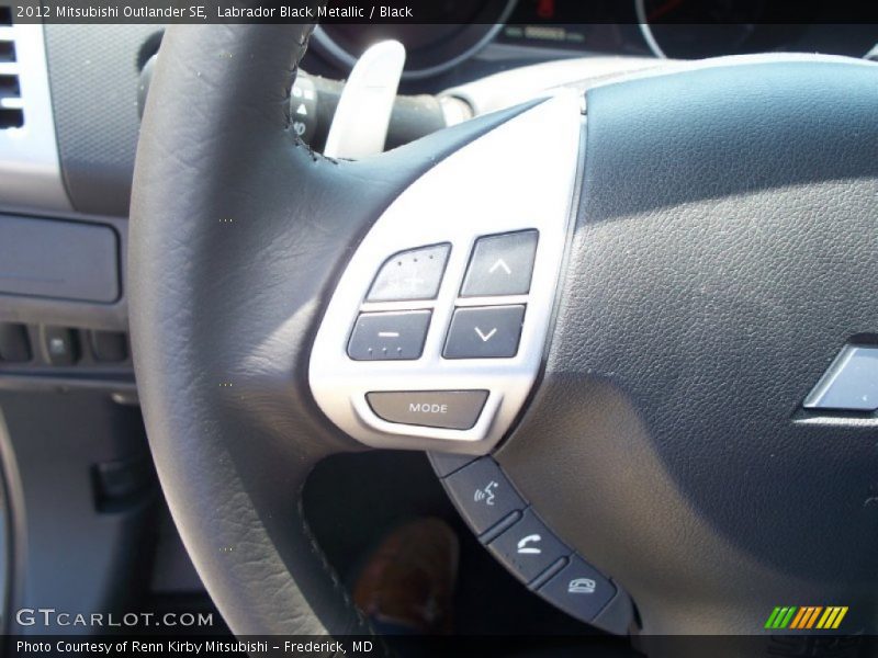 Labrador Black Metallic / Black 2012 Mitsubishi Outlander SE
