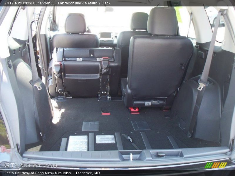Labrador Black Metallic / Black 2012 Mitsubishi Outlander SE