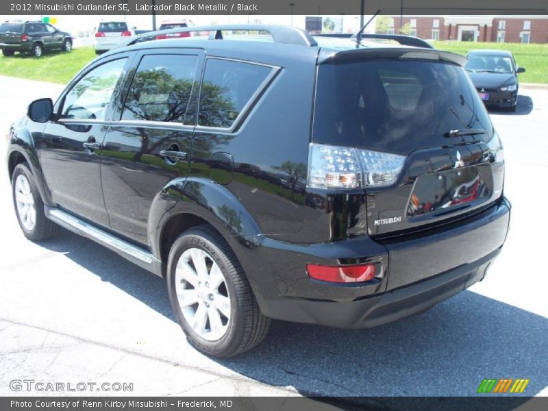 Labrador Black Metallic / Black 2012 Mitsubishi Outlander SE