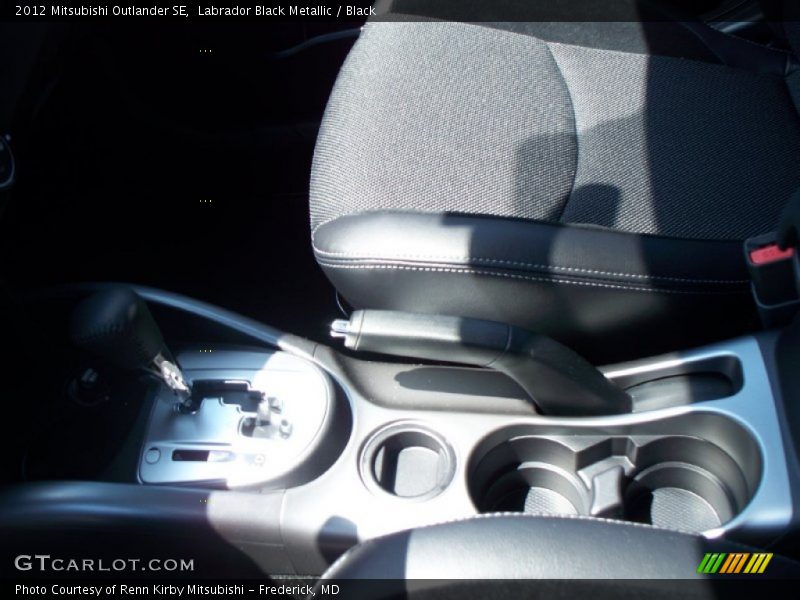 Labrador Black Metallic / Black 2012 Mitsubishi Outlander SE