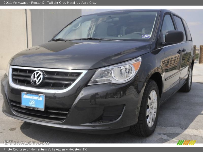 Twilight Gray Metallic / Aero Gray 2011 Volkswagen Routan S