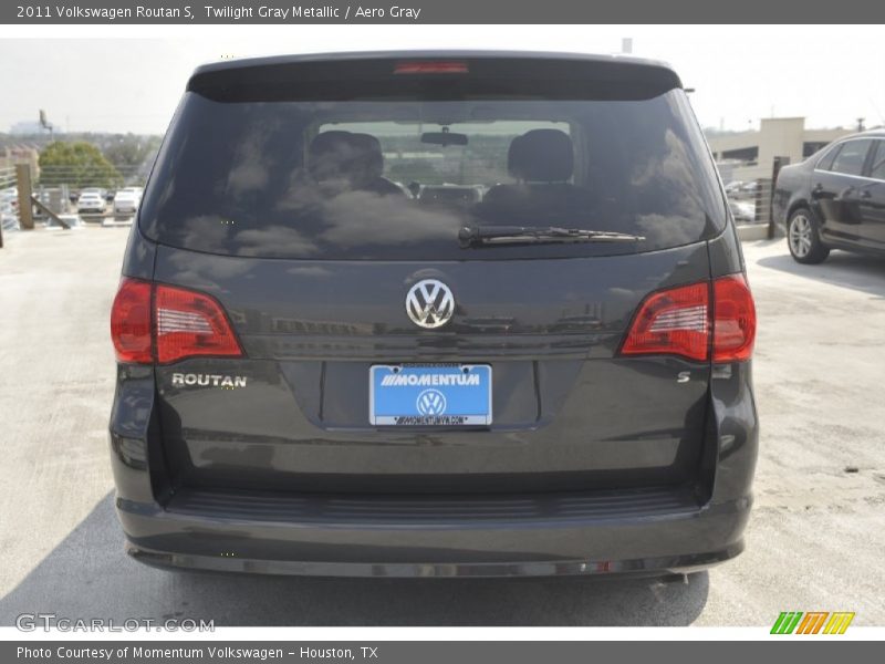 Twilight Gray Metallic / Aero Gray 2011 Volkswagen Routan S