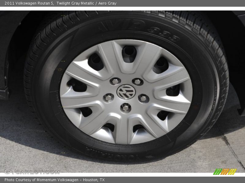 Twilight Gray Metallic / Aero Gray 2011 Volkswagen Routan S