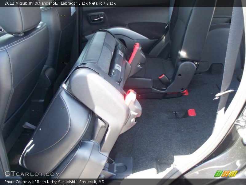 Labrador Black Metallic / Black 2012 Mitsubishi Outlander SE