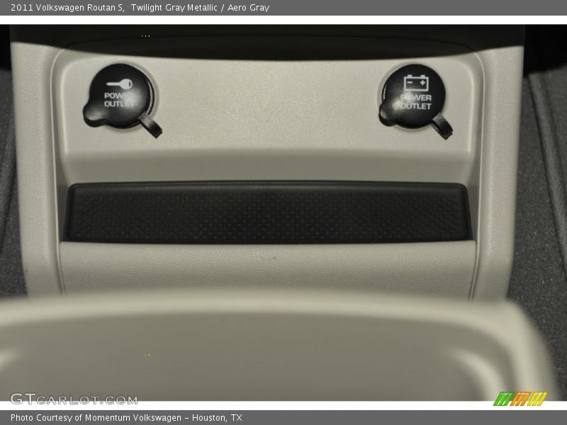 Twilight Gray Metallic / Aero Gray 2011 Volkswagen Routan S