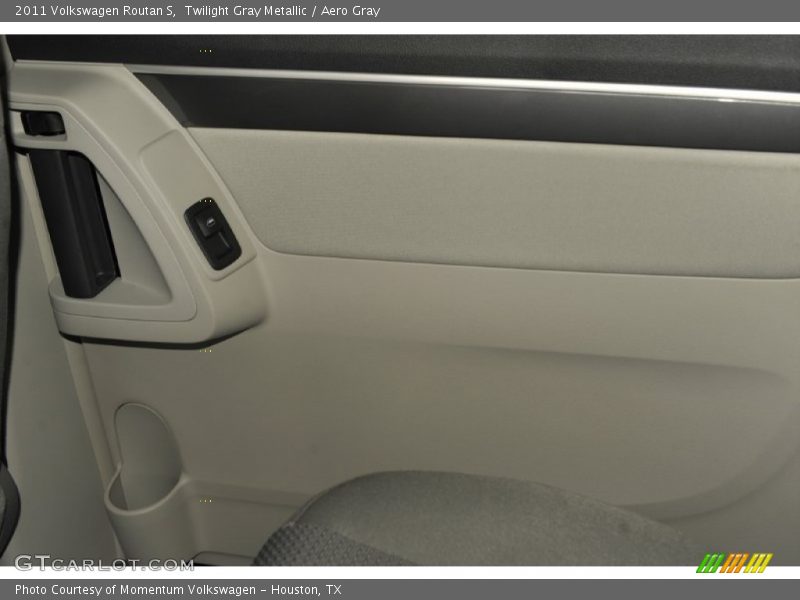Twilight Gray Metallic / Aero Gray 2011 Volkswagen Routan S