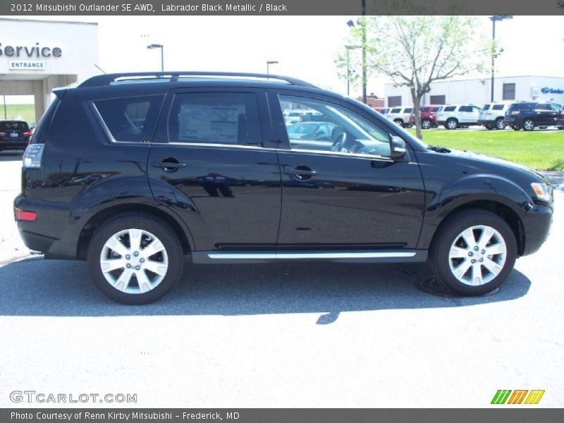 Labrador Black Metallic / Black 2012 Mitsubishi Outlander SE AWD
