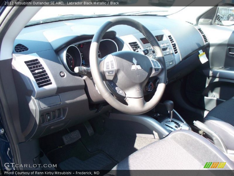 Labrador Black Metallic / Black 2012 Mitsubishi Outlander SE AWD