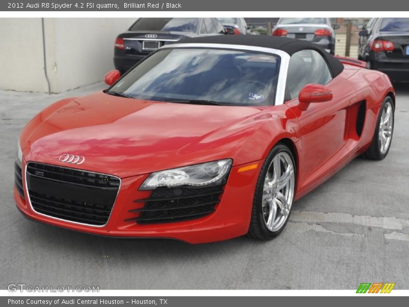 Front 3/4 View of 2012 R8 Spyder 4.2 FSI quattro