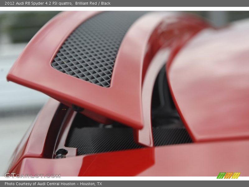  2012 R8 Spyder 4.2 FSI quattro Brilliant Red