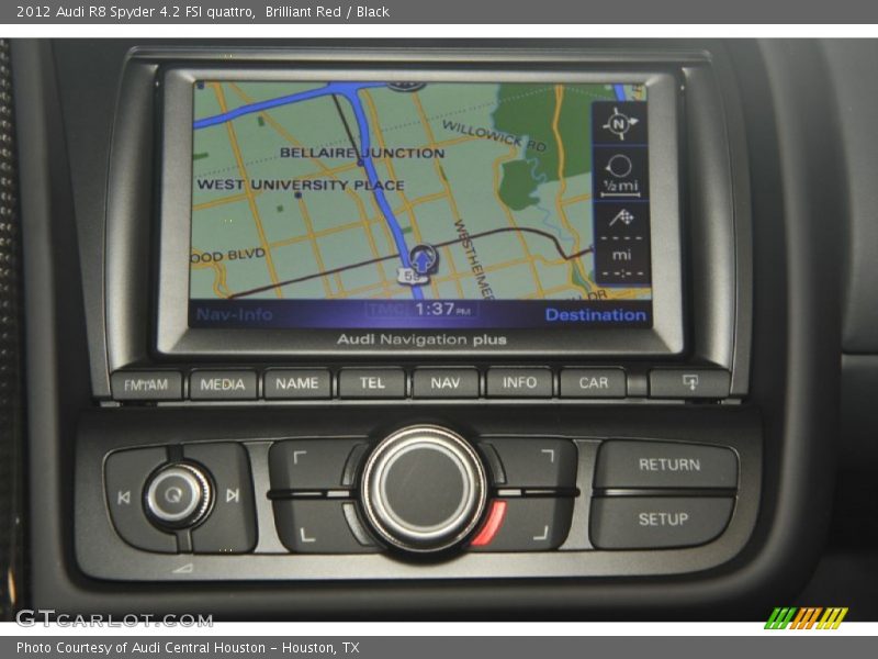 Navigation of 2012 R8 Spyder 4.2 FSI quattro
