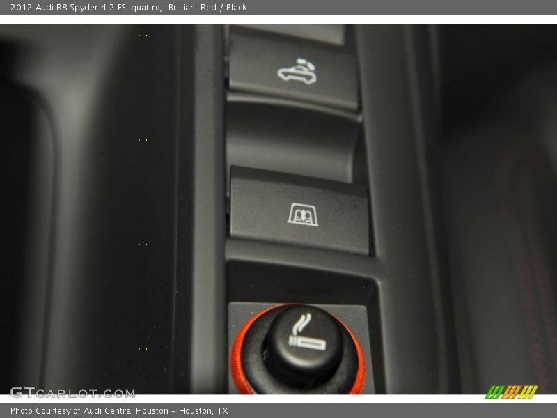 Controls of 2012 R8 Spyder 4.2 FSI quattro
