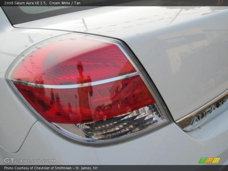 Cream White / Tan 2008 Saturn Aura XE 3.5