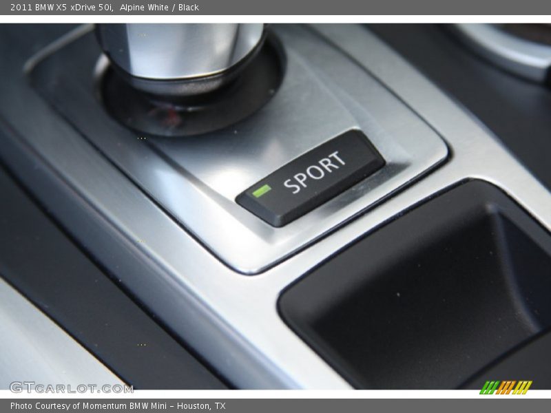 Alpine White / Black 2011 BMW X5 xDrive 50i