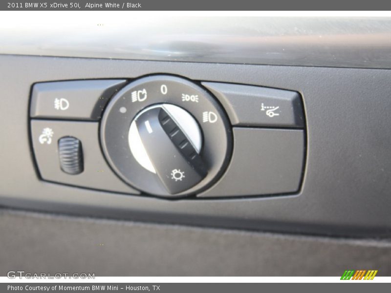 Alpine White / Black 2011 BMW X5 xDrive 50i