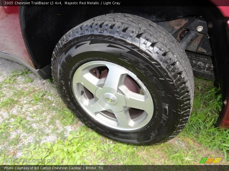 Majestic Red Metallic / Light Gray 2005 Chevrolet TrailBlazer LS 4x4