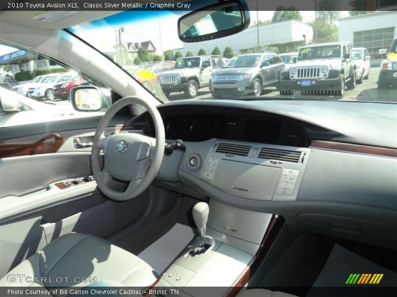 Classic Silver Metallic / Graphite Gray 2010 Toyota Avalon XLS