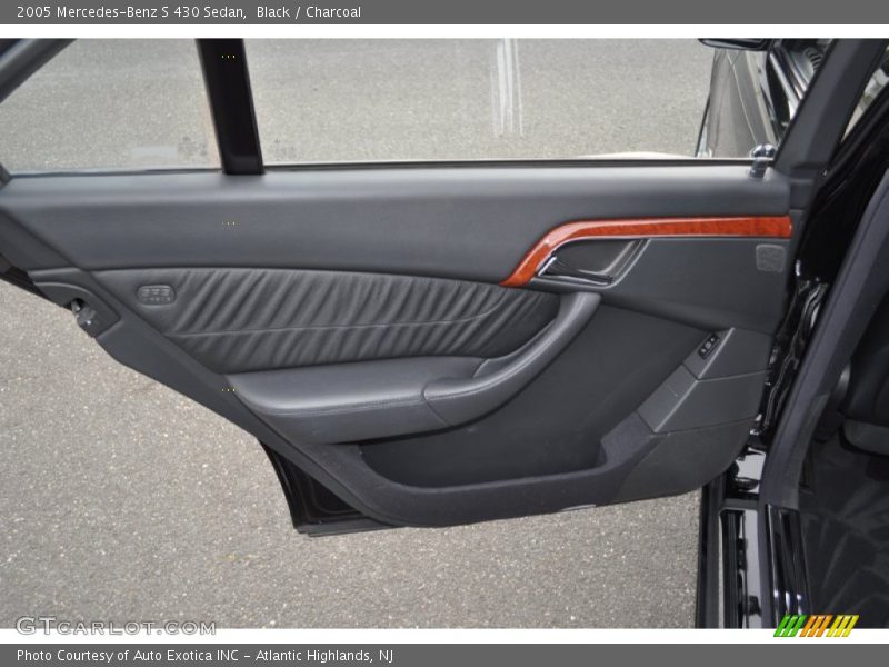 Door Panel of 2005 S 430 Sedan