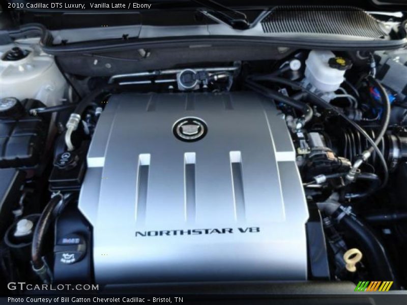 Vanilla Latte / Ebony 2010 Cadillac DTS Luxury