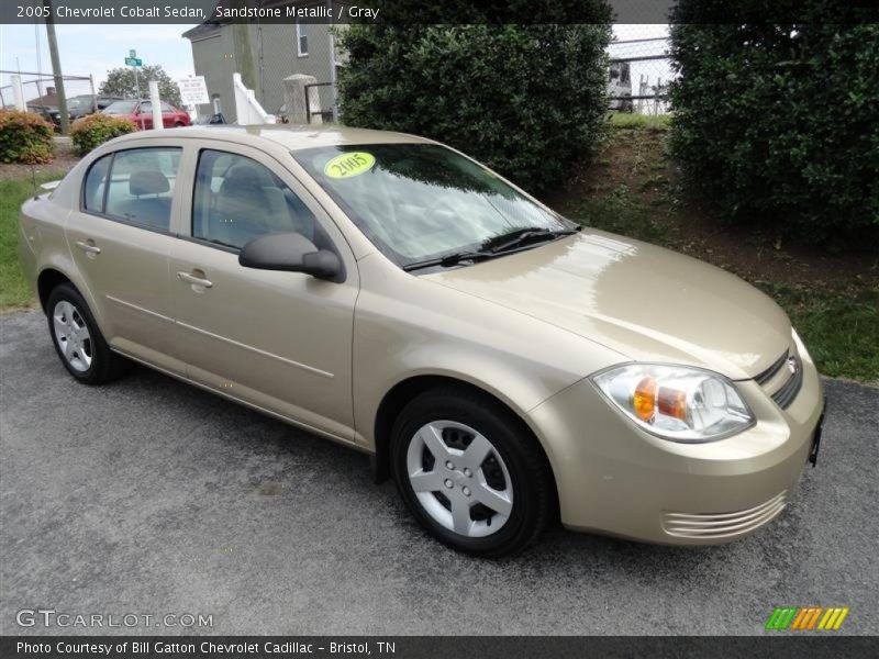 Sandstone Metallic / Gray 2005 Chevrolet Cobalt Sedan