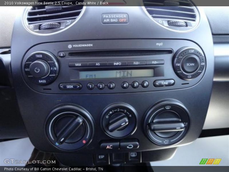 Candy White / Black 2010 Volkswagen New Beetle 2.5 Coupe
