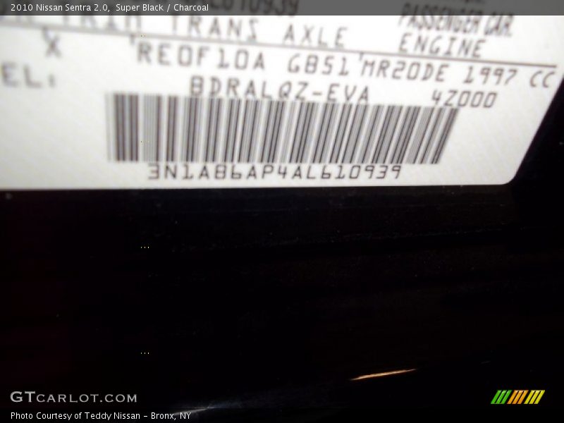 Super Black / Charcoal 2010 Nissan Sentra 2.0