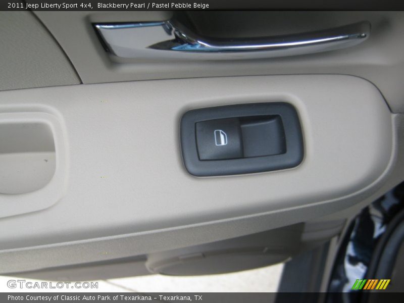 Blackberry Pearl / Pastel Pebble Beige 2011 Jeep Liberty Sport 4x4