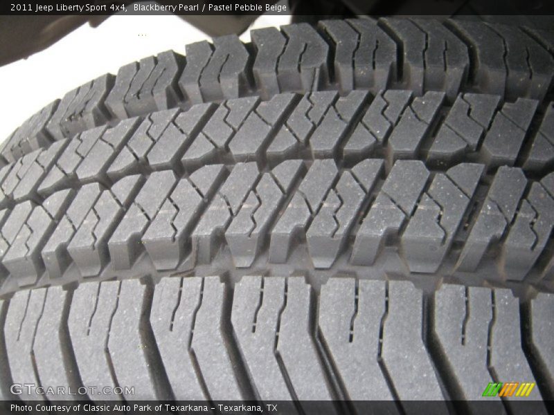 Blackberry Pearl / Pastel Pebble Beige 2011 Jeep Liberty Sport 4x4