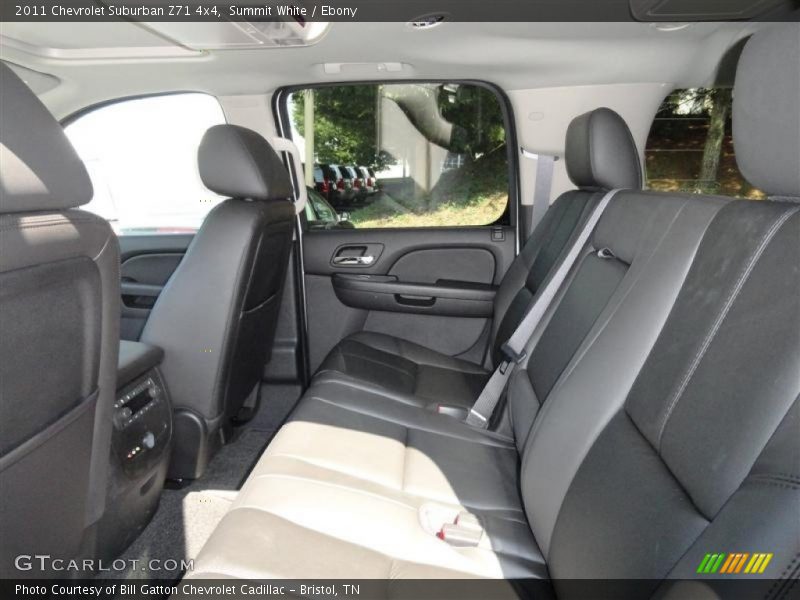 Summit White / Ebony 2011 Chevrolet Suburban Z71 4x4