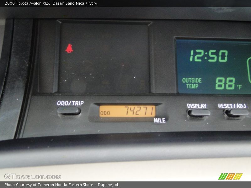 Desert Sand Mica / Ivory 2000 Toyota Avalon XLS
