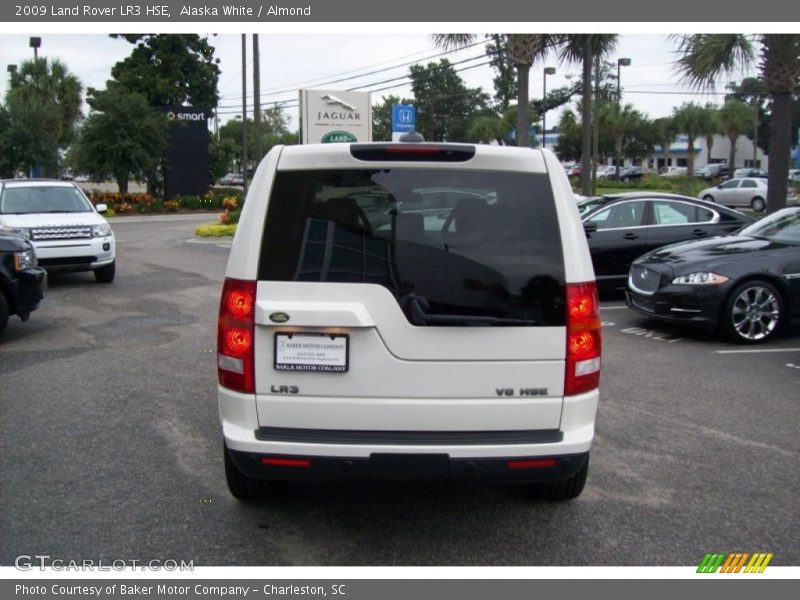Alaska White / Almond 2009 Land Rover LR3 HSE