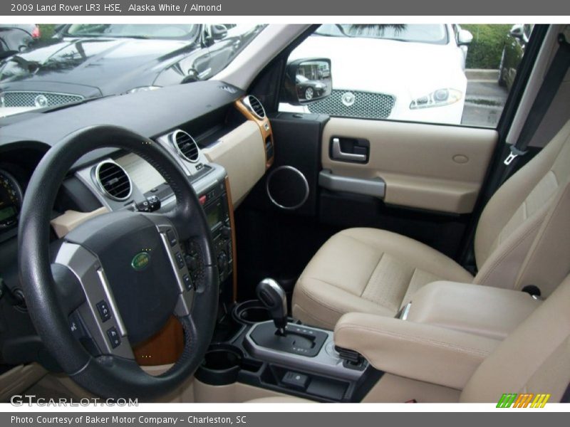 Alaska White / Almond 2009 Land Rover LR3 HSE