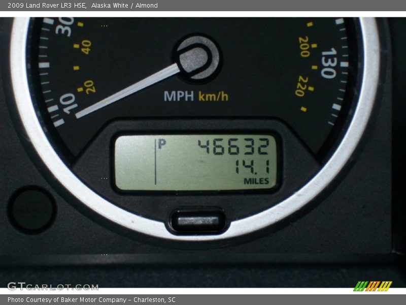 Alaska White / Almond 2009 Land Rover LR3 HSE