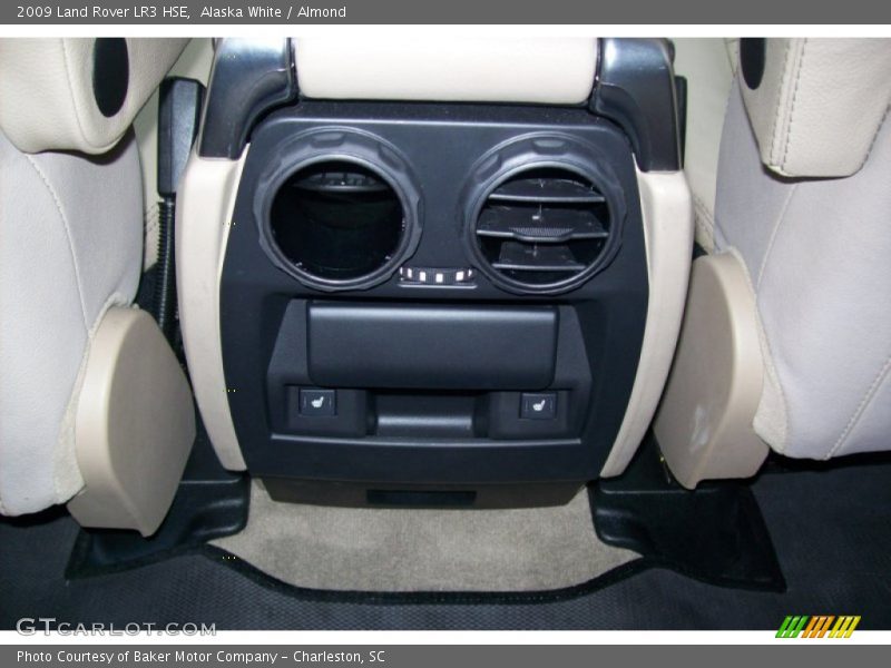 Alaska White / Almond 2009 Land Rover LR3 HSE