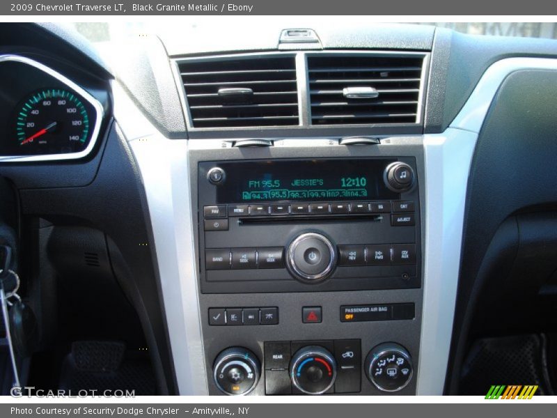 Black Granite Metallic / Ebony 2009 Chevrolet Traverse LT