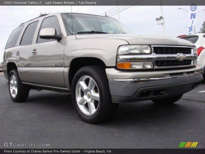 Light Pewter Metallic / Tan/Neutral 2002 Chevrolet Tahoe LT