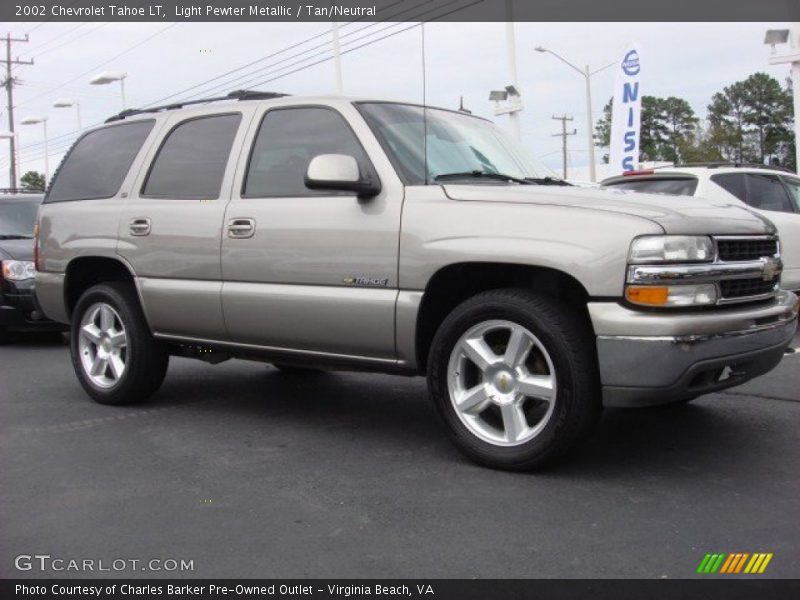 Light Pewter Metallic / Tan/Neutral 2002 Chevrolet Tahoe LT