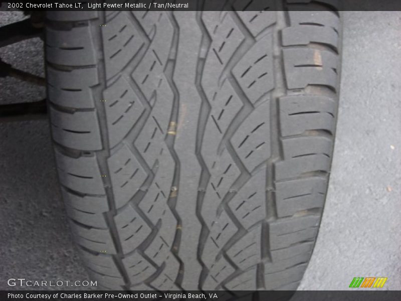 Light Pewter Metallic / Tan/Neutral 2002 Chevrolet Tahoe LT