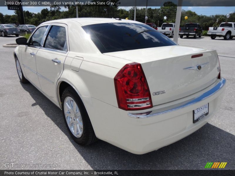 Cool Vanilla White / Dark Slate Gray 2009 Chrysler 300 C HEMI