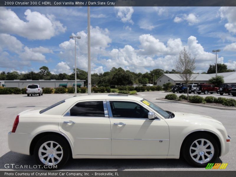  2009 300 C HEMI Cool Vanilla White