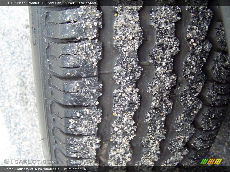 Super Black / Steel 2010 Nissan Frontier LE Crew Cab