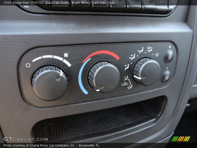 Controls of 2005 Ram 3500 SLT Quad Cab Dually