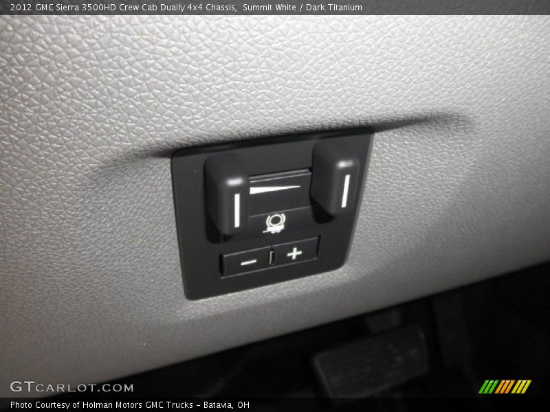 Controls of 2012 Sierra 3500HD Crew Cab Dually 4x4 Chassis