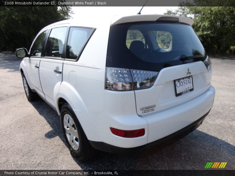 Diamond White Pearl / Black 2008 Mitsubishi Outlander ES