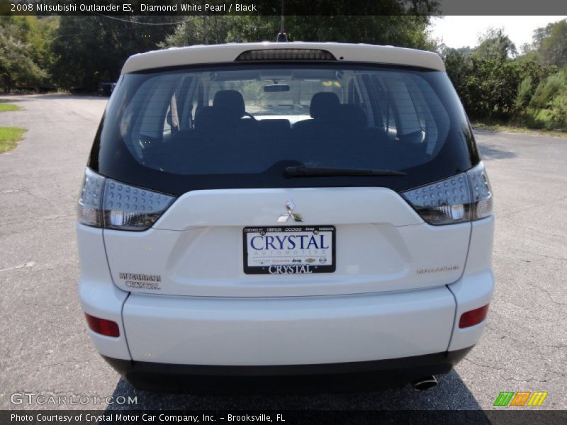 Diamond White Pearl / Black 2008 Mitsubishi Outlander ES