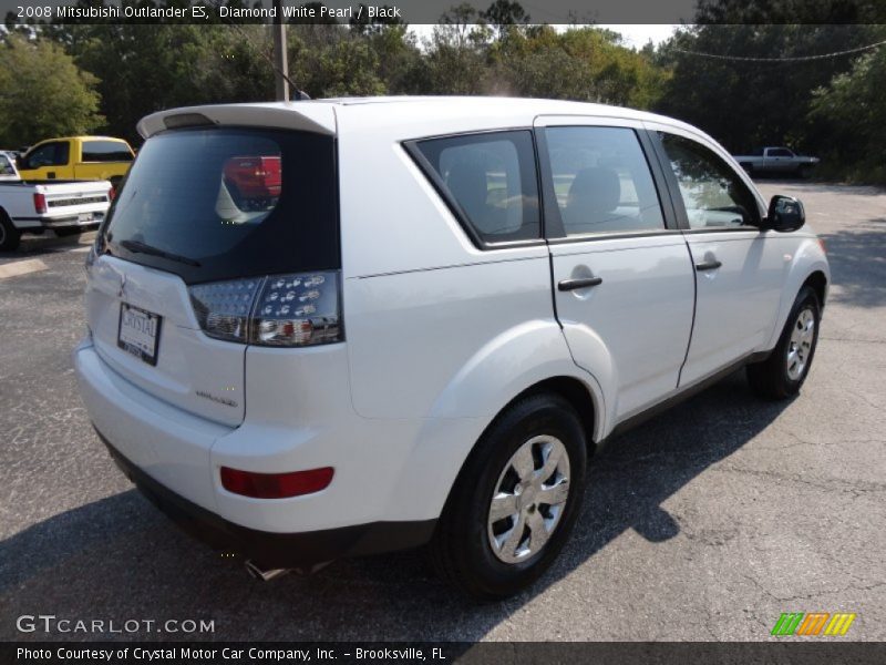 Diamond White Pearl / Black 2008 Mitsubishi Outlander ES
