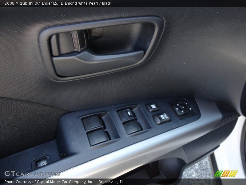 Diamond White Pearl / Black 2008 Mitsubishi Outlander ES