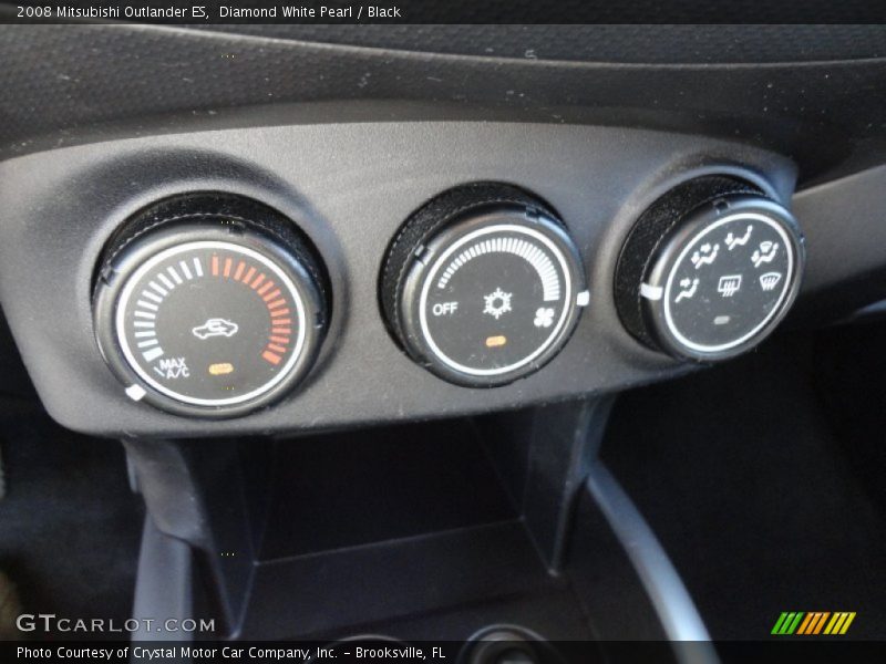 Diamond White Pearl / Black 2008 Mitsubishi Outlander ES